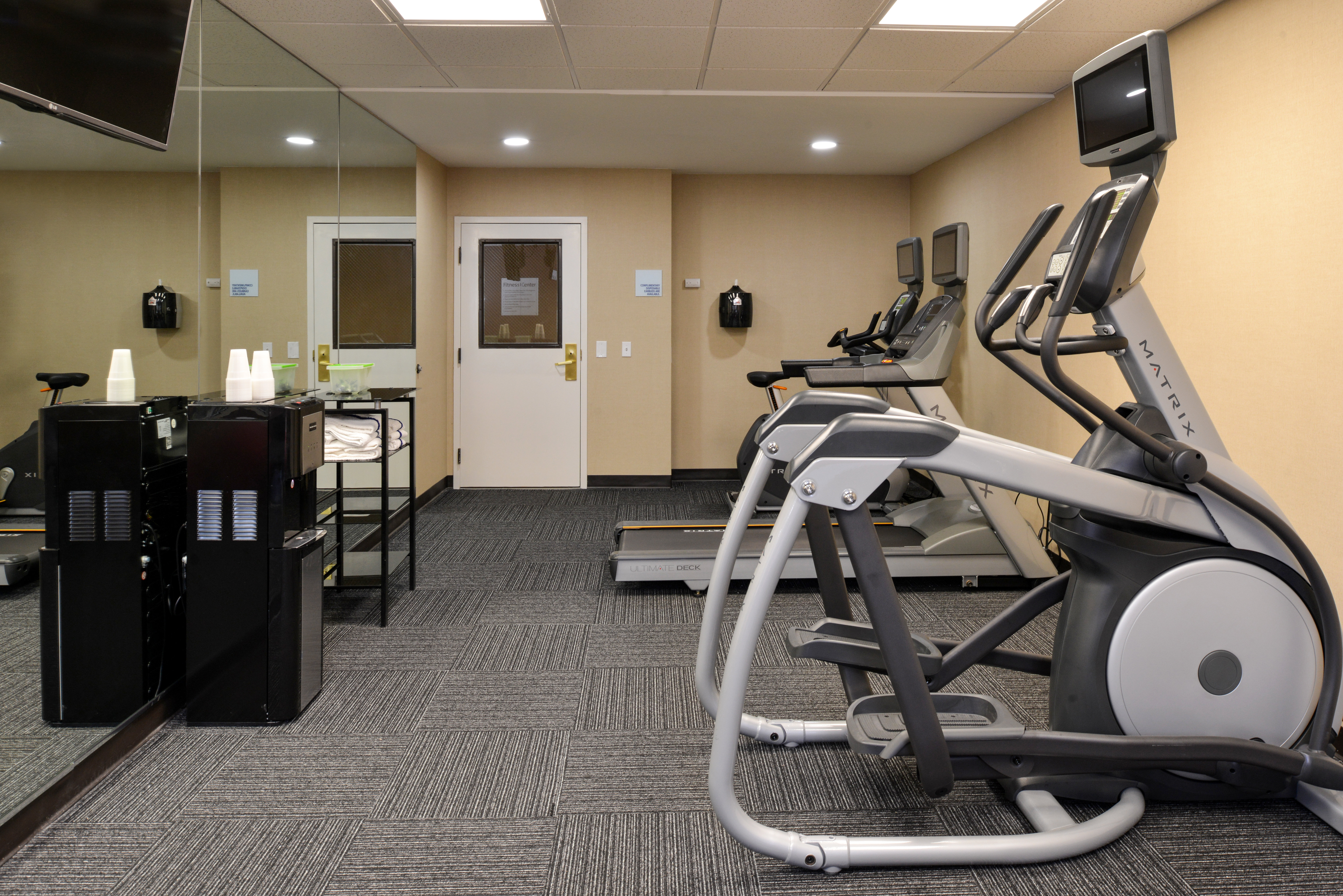 Holiday Inn Express Hotel And Suites Bonita Spring 46/69