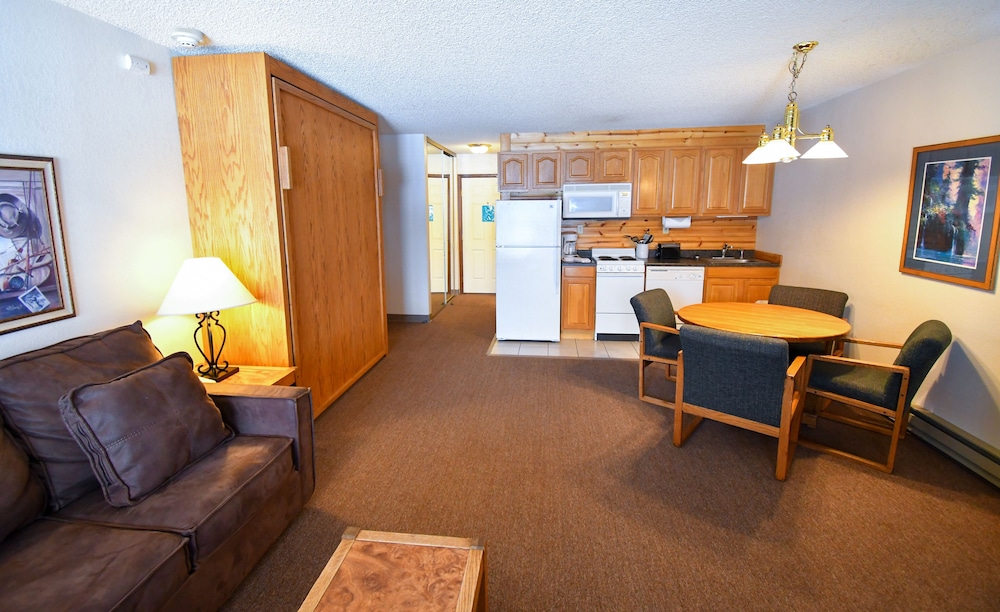 Inn at SilverCreek 53/75