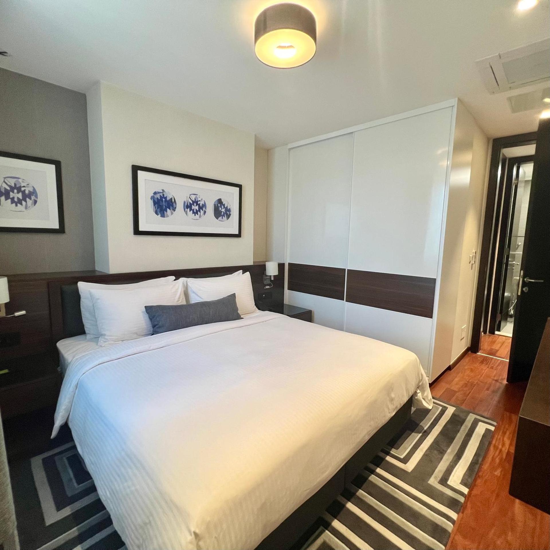 2 Bedrooms, Suite, King Bed, City View
