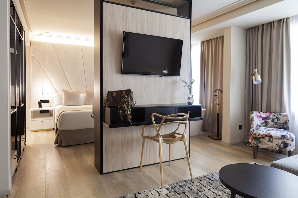 Nivia Born Boutique Hotel 22/36