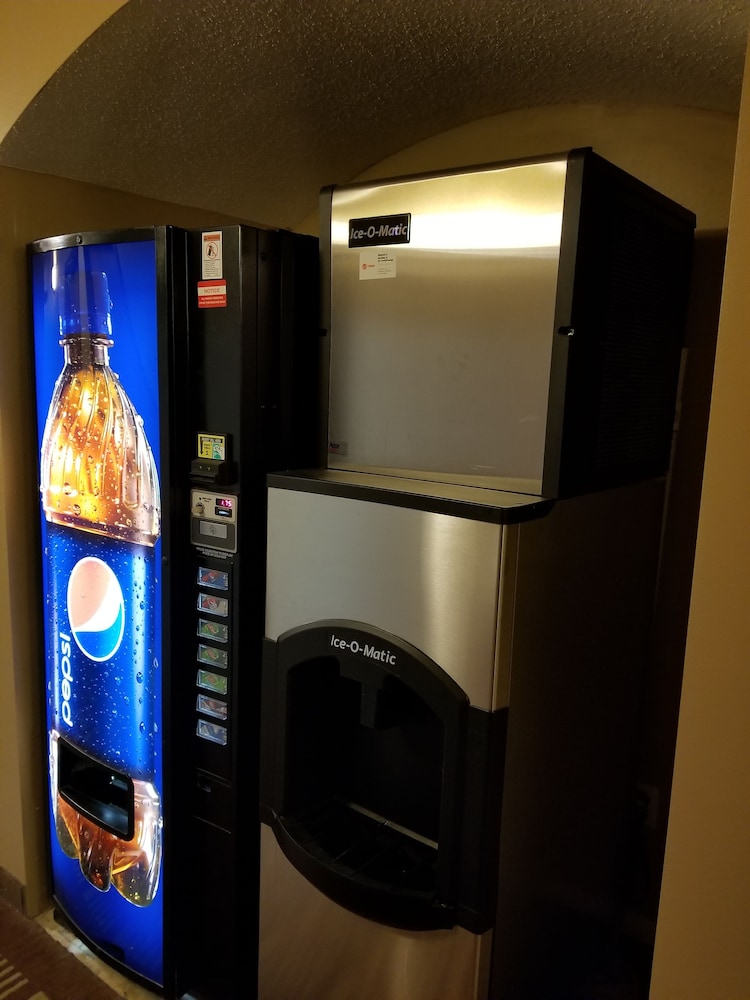 Econo Lodge Jamestown, ND 8/24