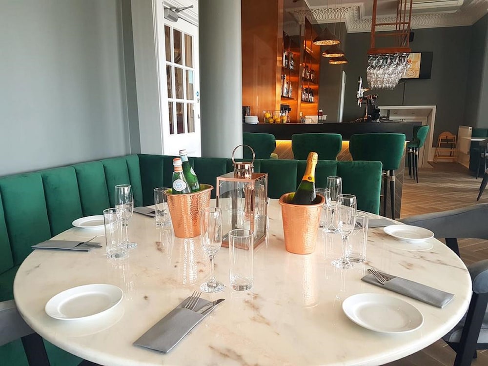 The Burlington Hotel 49/73