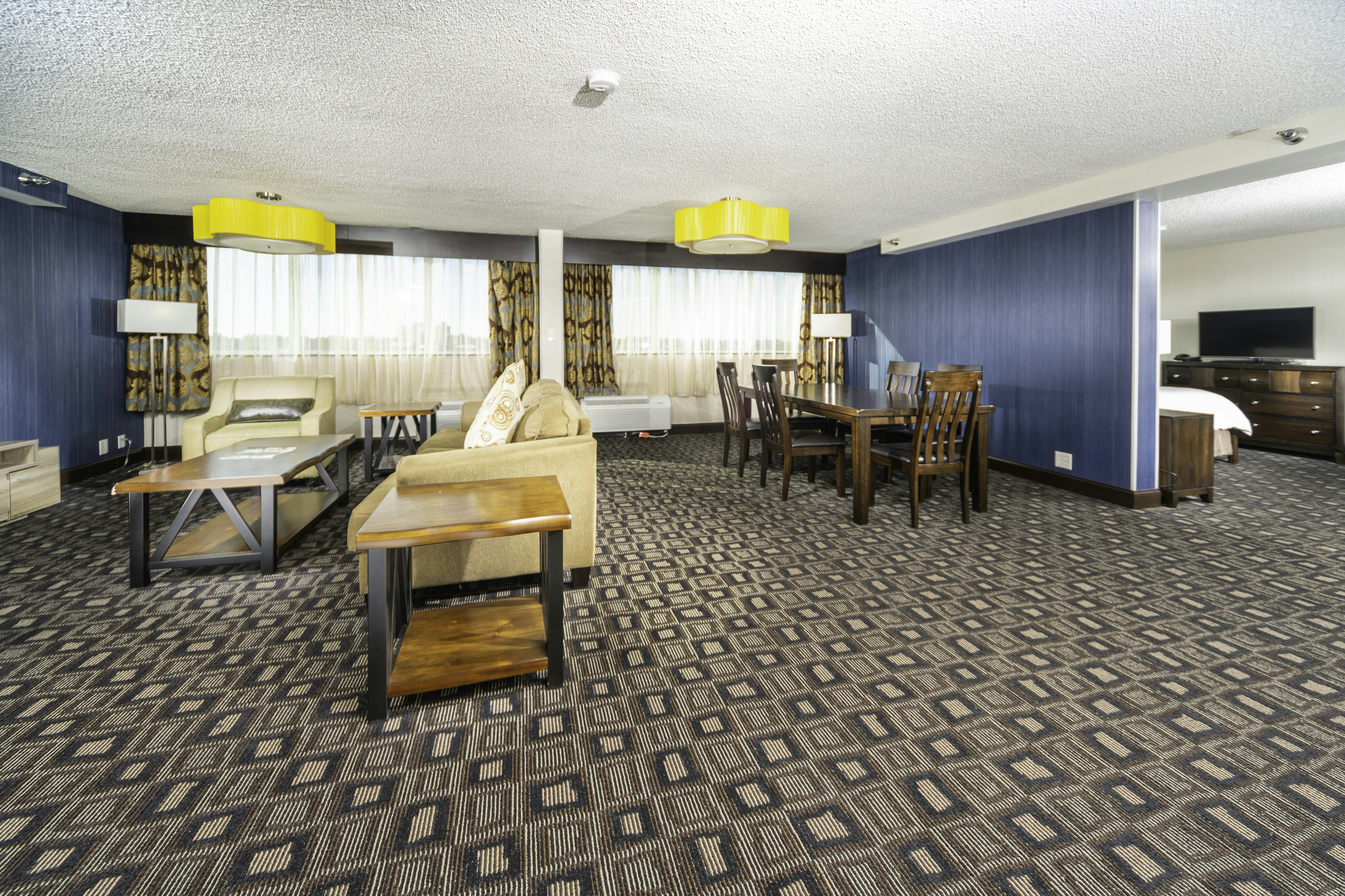 Holiday Inn Louisville East - Hurstbourne 52/78