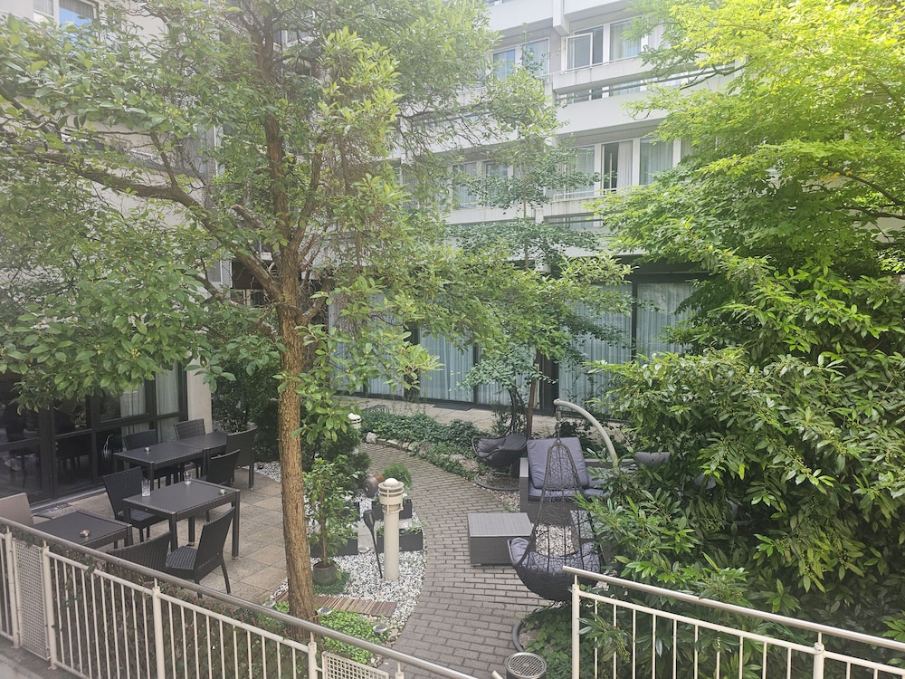 AWA Hotel 38/44