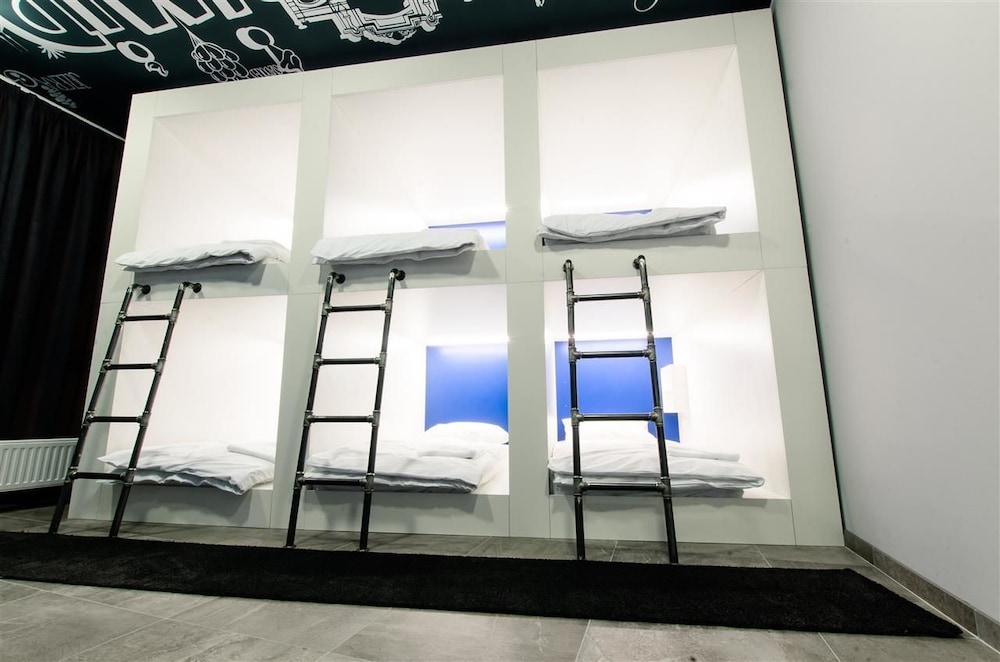 Main Square Hostel 29/40