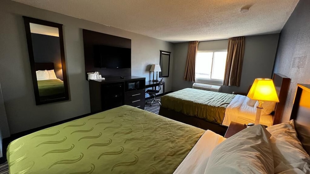 Colby Inn and Suites 14/25