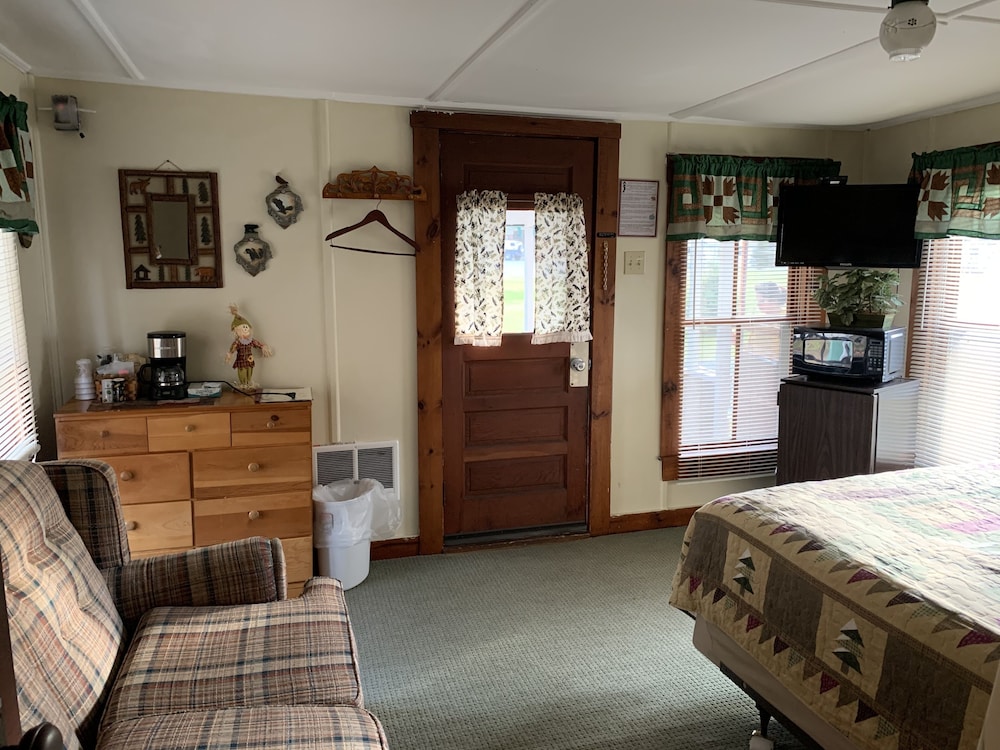 Carroll Motel & Cottages 5/42
