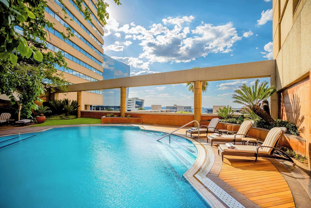 Sandton Sun and Towers 106/109