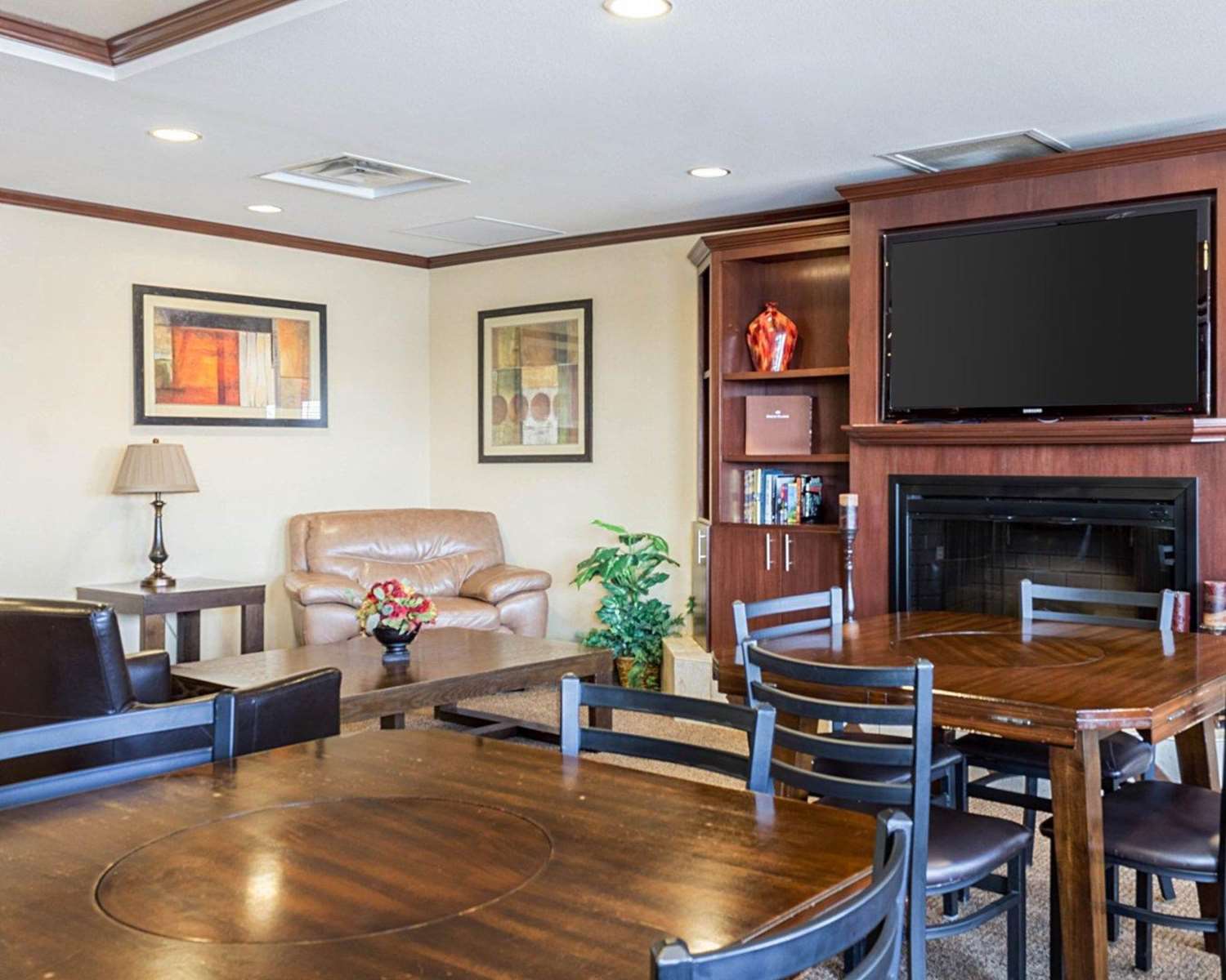 MainStay Suites Minot 22/25