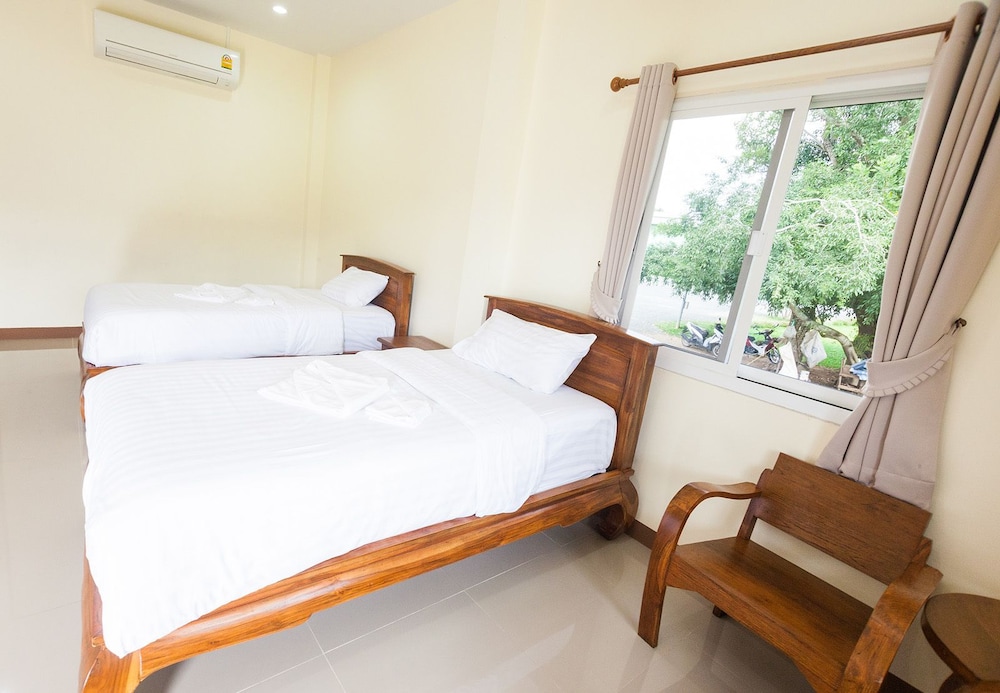 DELUXE, DOUBLE BED