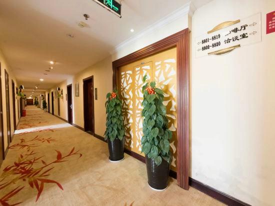Diamond Hotel 16/23