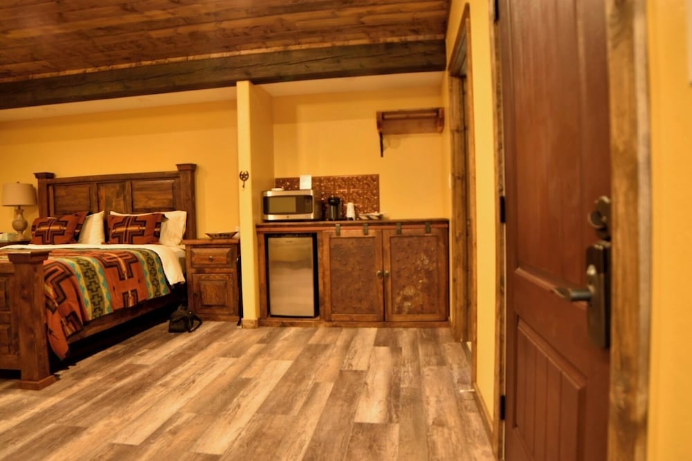 Paisano Village RV Park & Inn 7/16