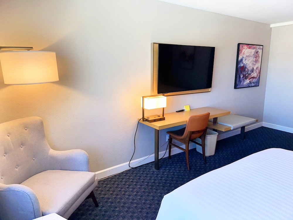 Lincoln Hotel Monterey Park Los Angeles 63/74
