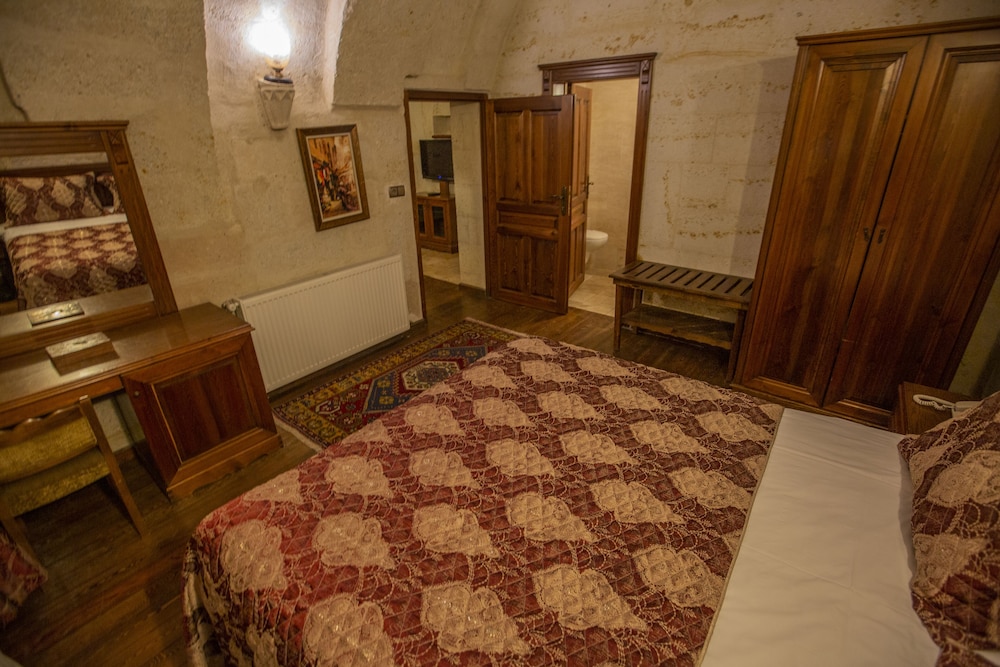 Stone House Cave 24/65