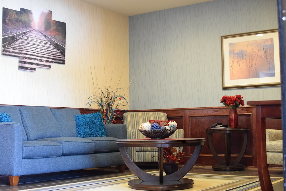 Holiday Inn Express Hotel And Suites Pratt 40/55