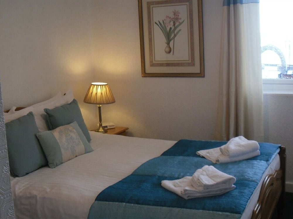 Richmond Hotel Guest House 5/15