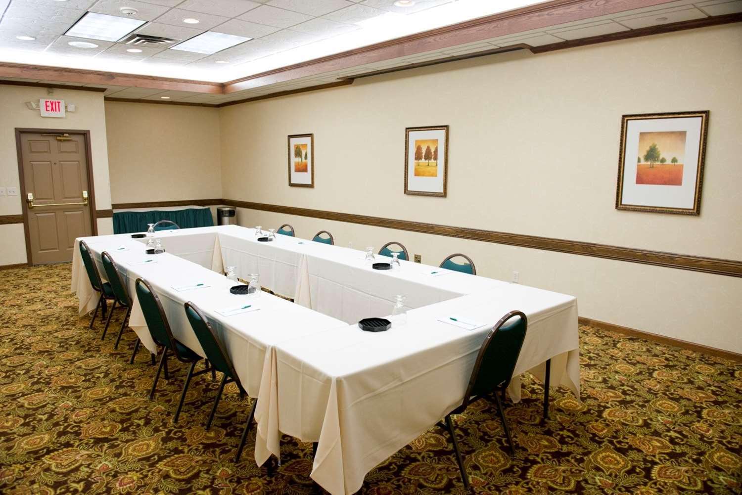 Country Inn & Suites By Radisson Chanhassen, MN 14/20