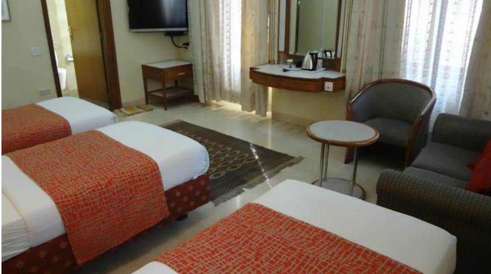 Regent Hotel 13/38