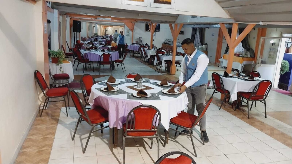 Rezeiky Hotel And Camp Luxor 30/50