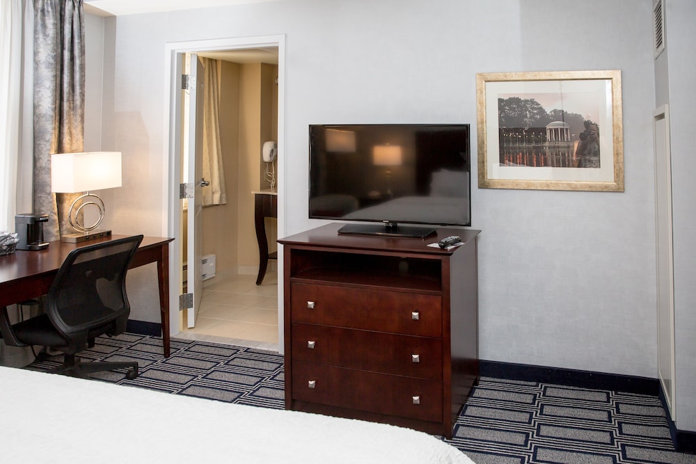 Hampton Inn & Suites Providence Downtown 38/50