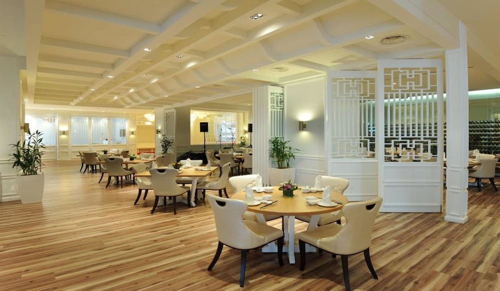 Sunday Hotel Subang Formerly Empire Hotel 64/67