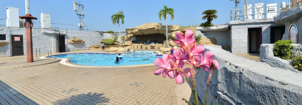 Emerald Puteri Hotel 33/37