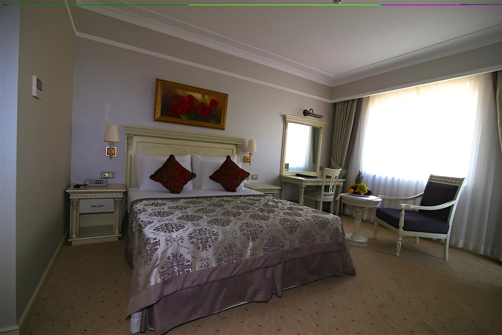 Demir Hotel 9/44