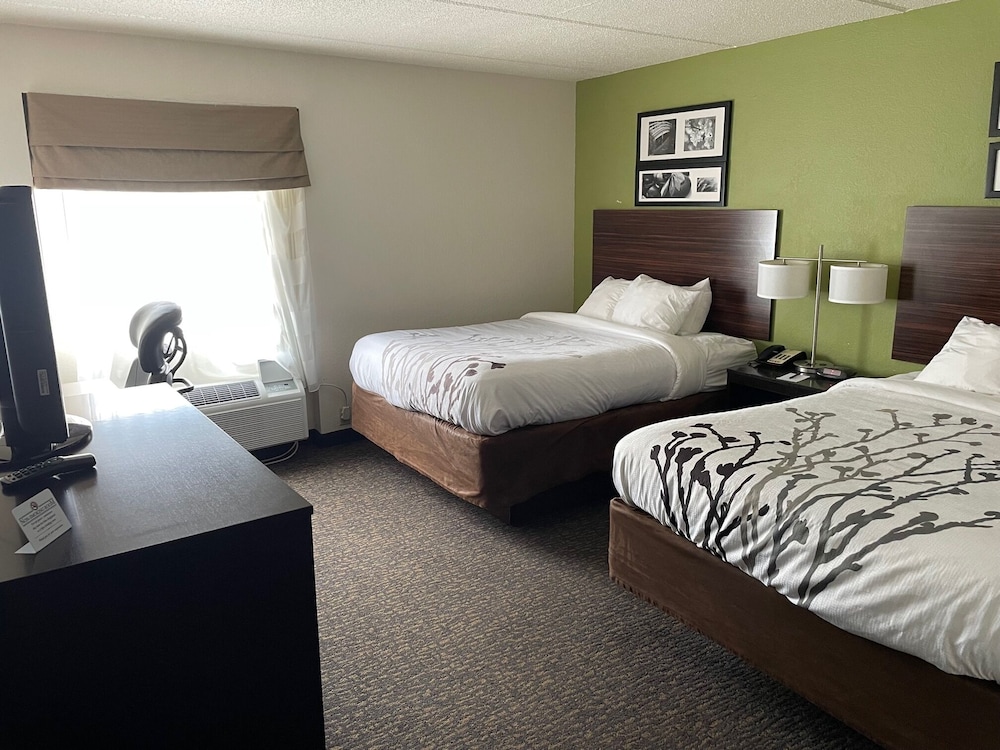 Sleep Inn & Suites near Sports World Blvd 13/39