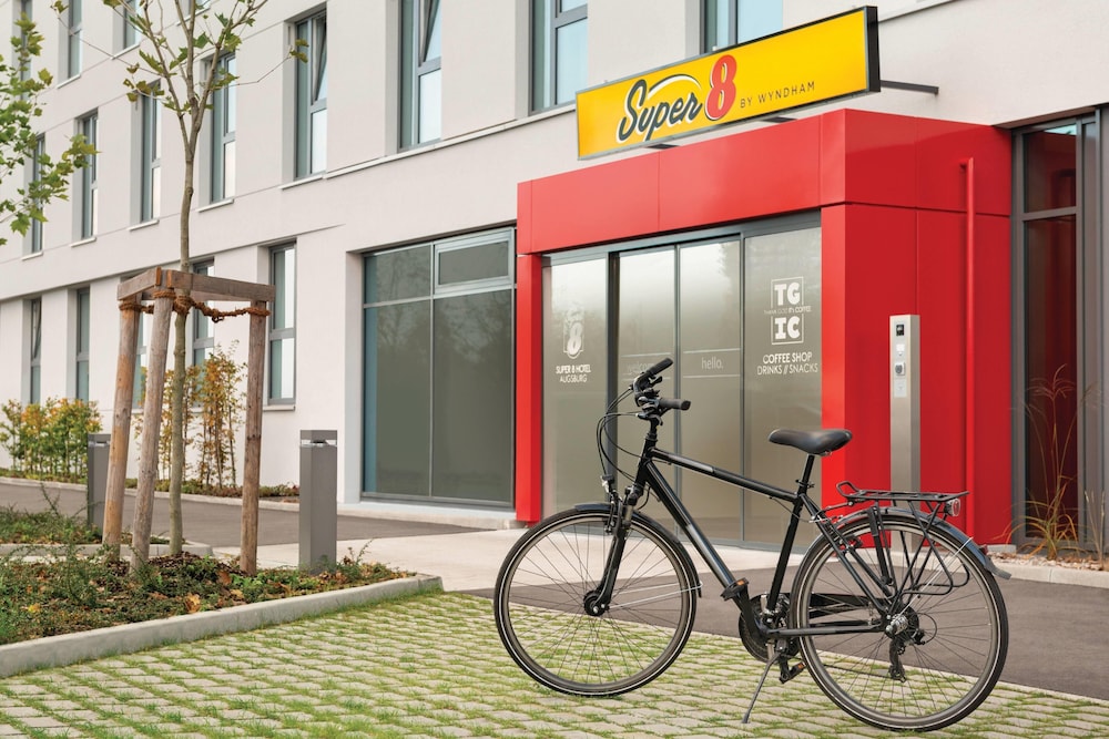 Super 8 by Wyndham Augsburg 30/53