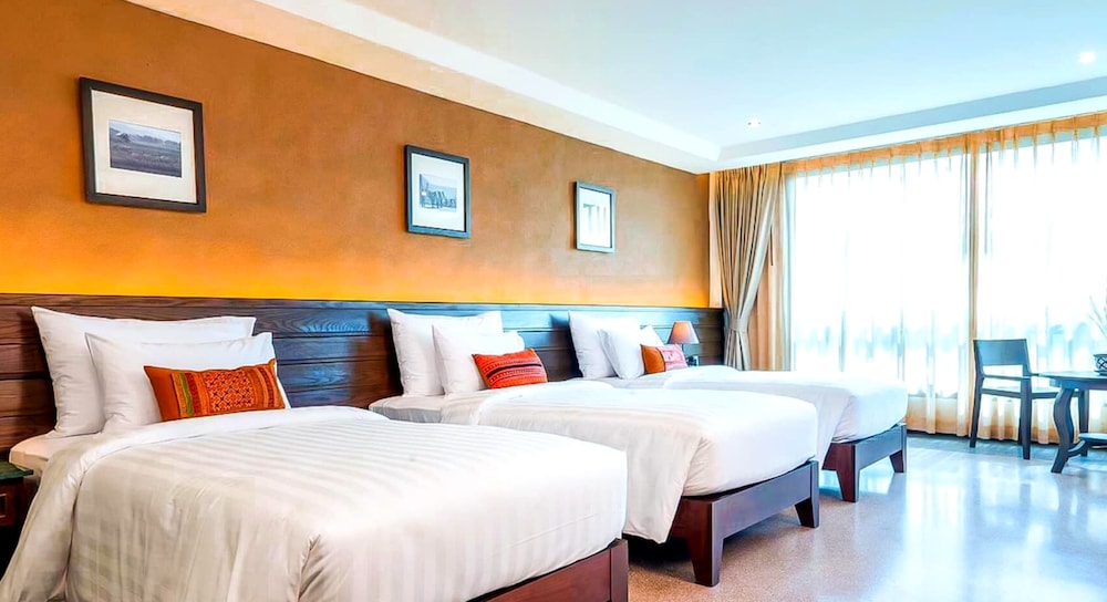 FAMILY SUITE, SMILE