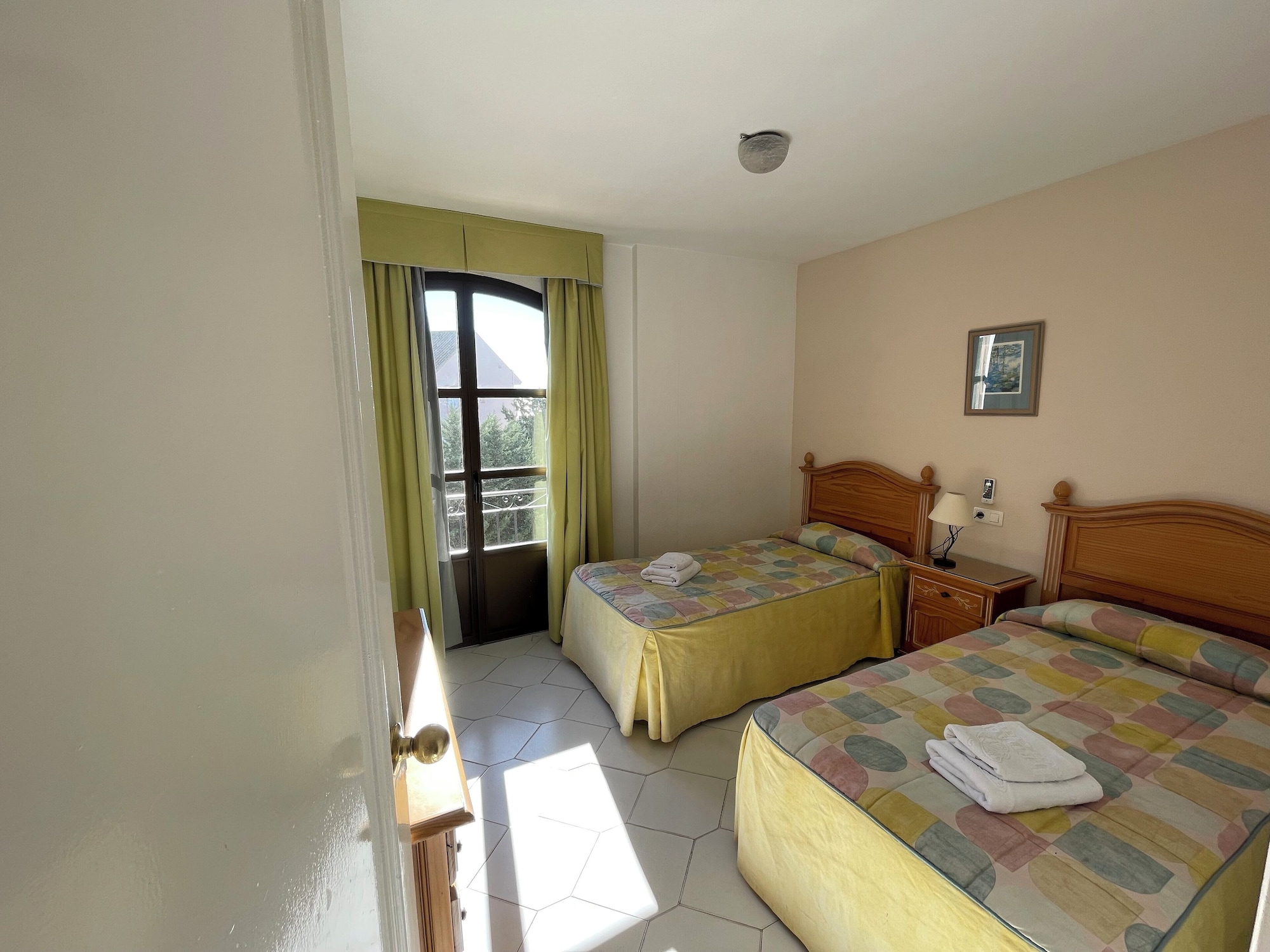 3 BEDROOMS, APARTMENT