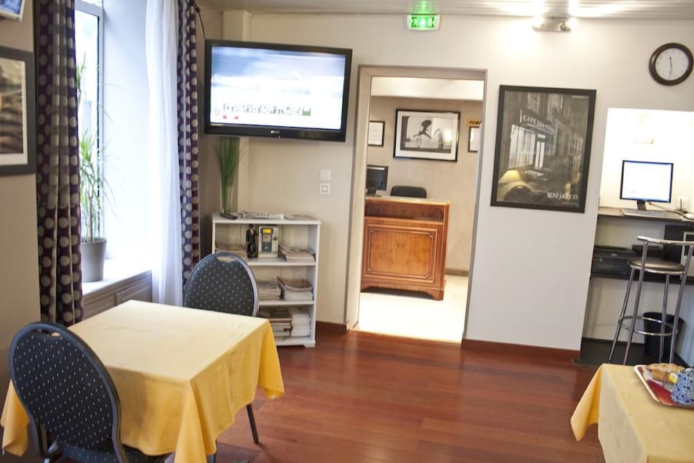 HOTEL HIPPODROME 15/27