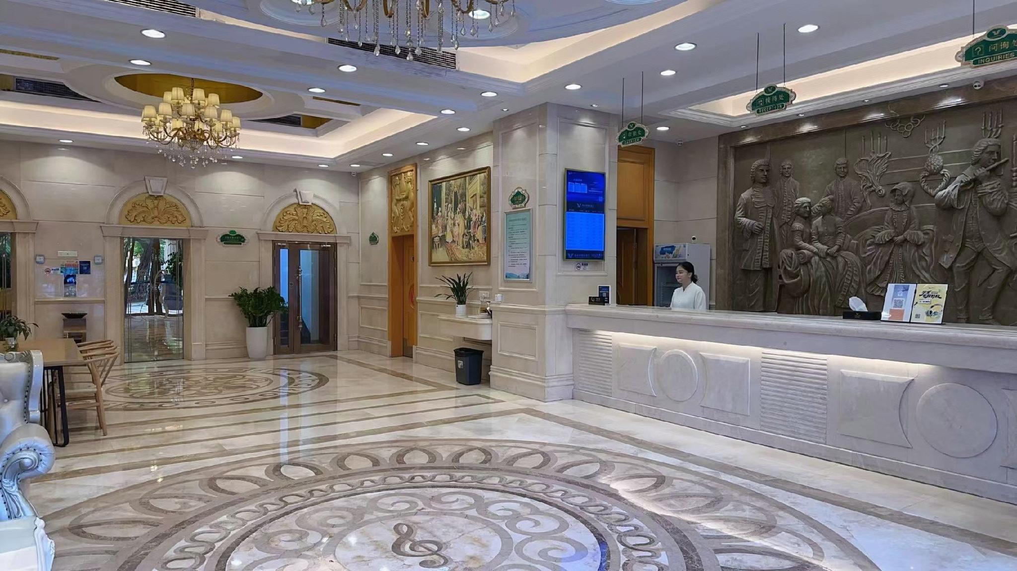 Vienna International Hotel (Shenzhen Fuyong Convention and Exhibition Center) 7/36