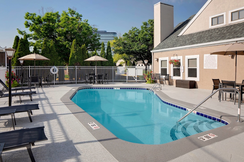 Residence Inn Louisville East 2/46