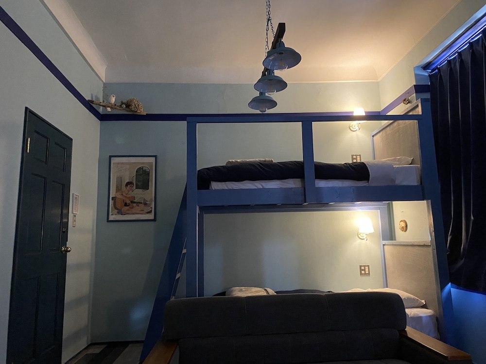 Little Barrel Guest House - Hostel 24/81