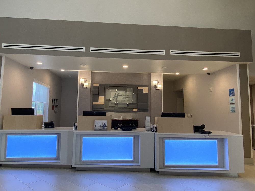 Holiday Inn Express Hotel And Suites Beaumont Oak Valley 6/66