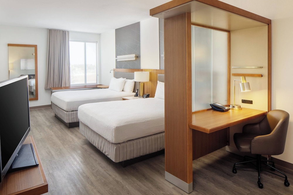 Suite, 2 Queen Beds, Trundle Bed, Accessible