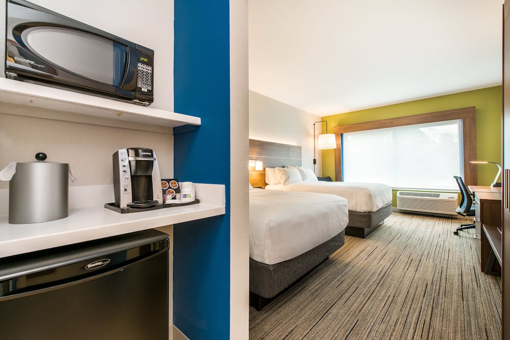 Holiday Inn Express Suites Lagrange 11/38