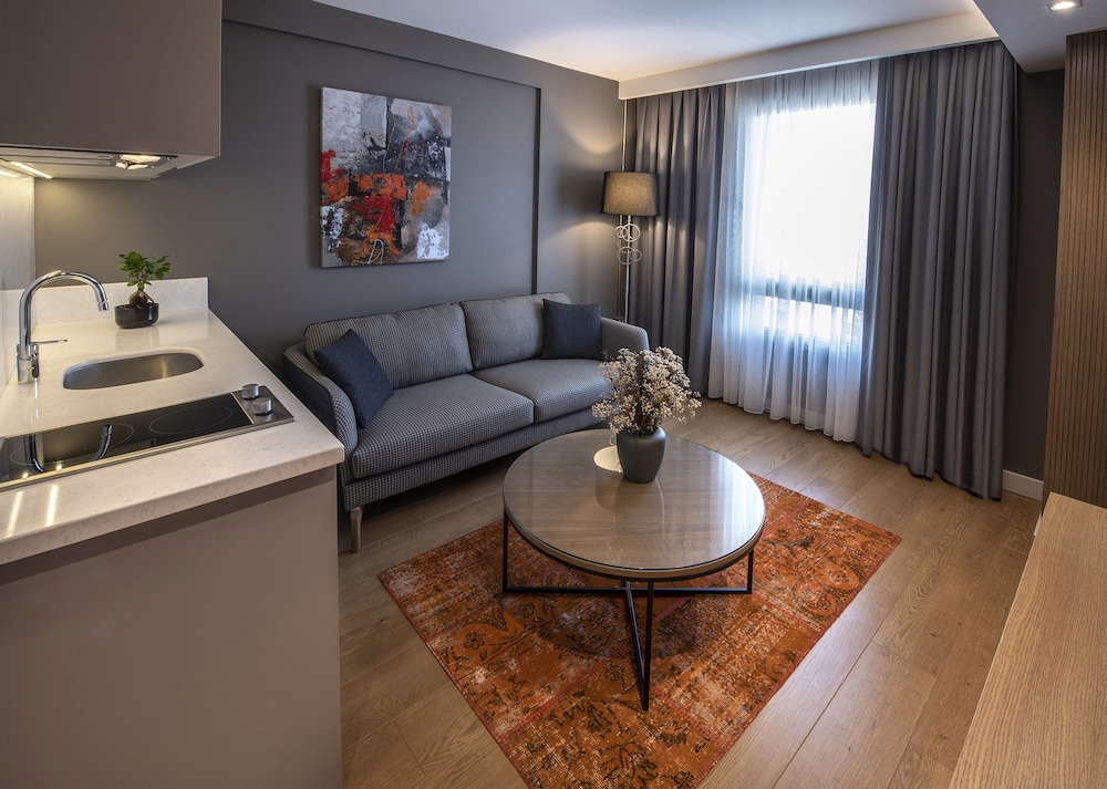 Valente Suites Hotel 20/30