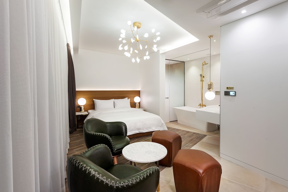 HOTEL THE DESIGNERS DDP 35/53