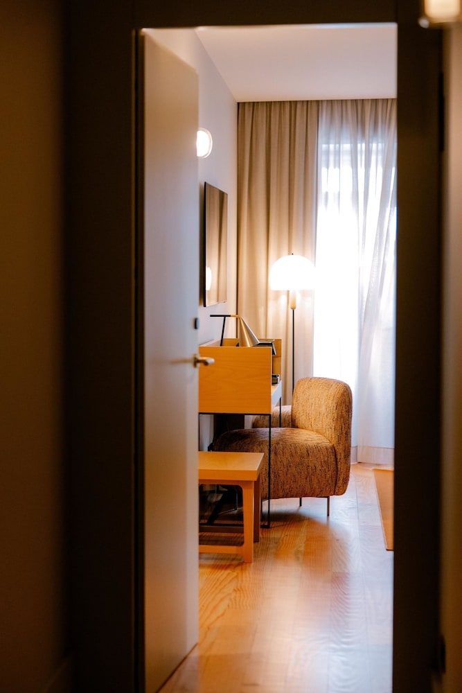 Premium, King Bed, River View, Casa Zogbi 3/5