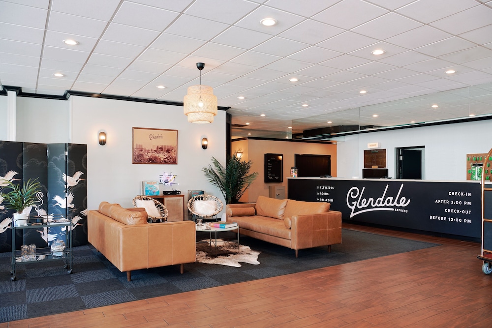 Glendale Express Hotel 11/55