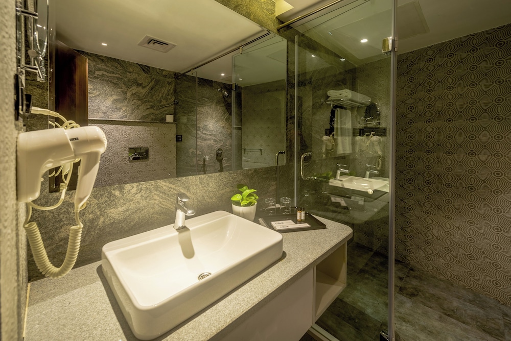 Olive Hotel Mg Road Dunsvirk Inn by Embassy Group 37/38