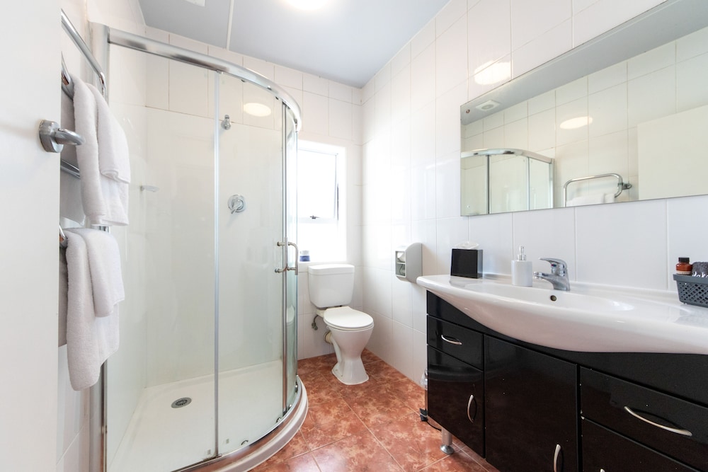 Aarangi Motel 53/55
