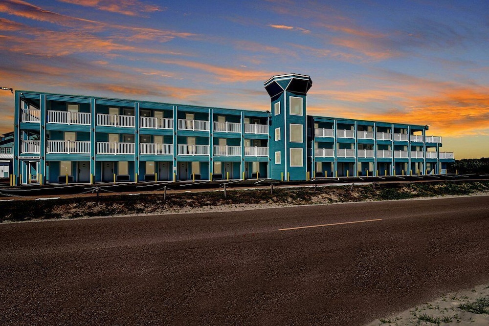Seaside Boutique Hotel, Waves At Your Doorstep 4/50