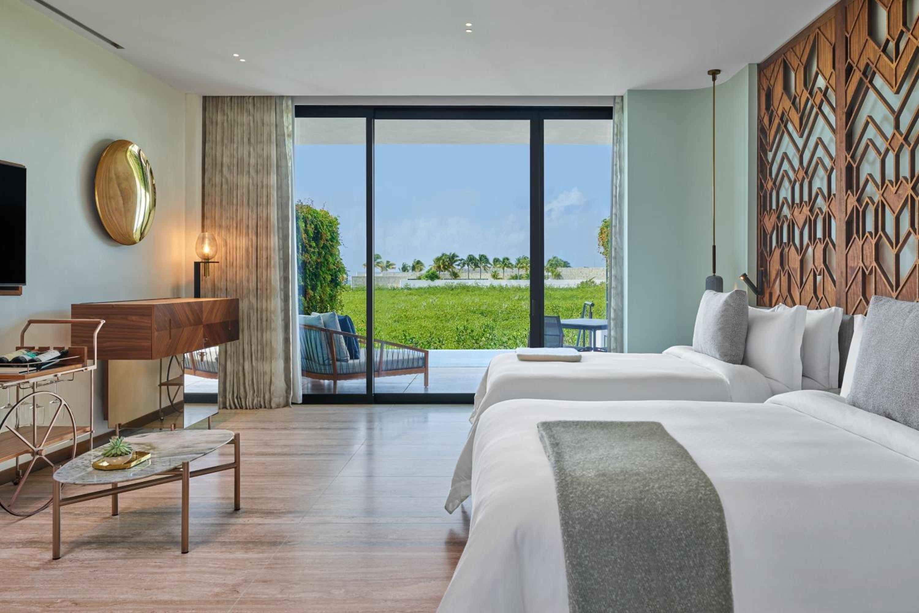 Grand, Luxury, 2 Queen Beds, Ocean View, Plunge Pool