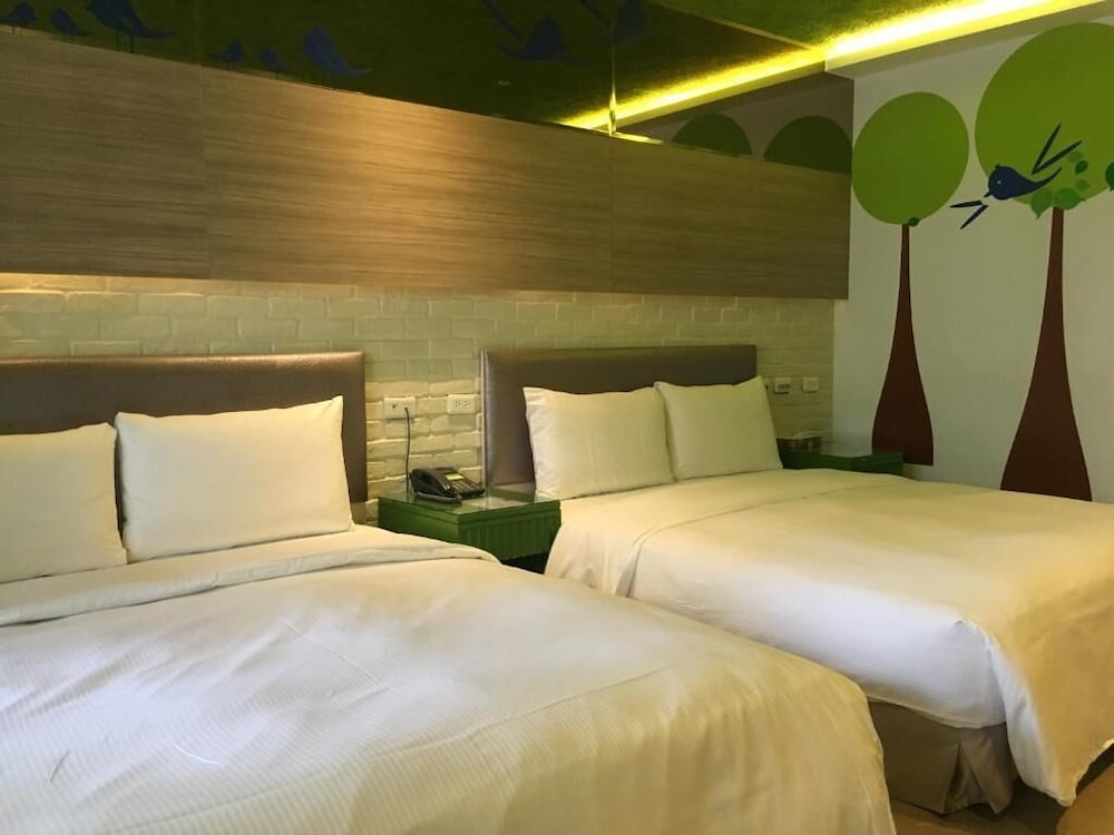 R8 Eco Hotel 7/27