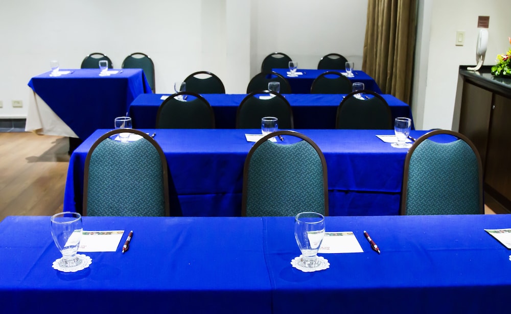 Rincon Del Valle Hotel Suites 68/74