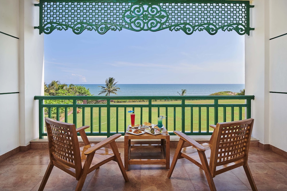 MAYFAIR Palm Beach Resort 33/74
