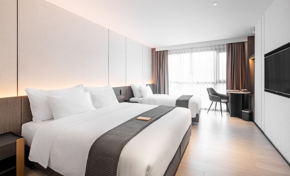 Cascade Hotel Bangkok 11/37